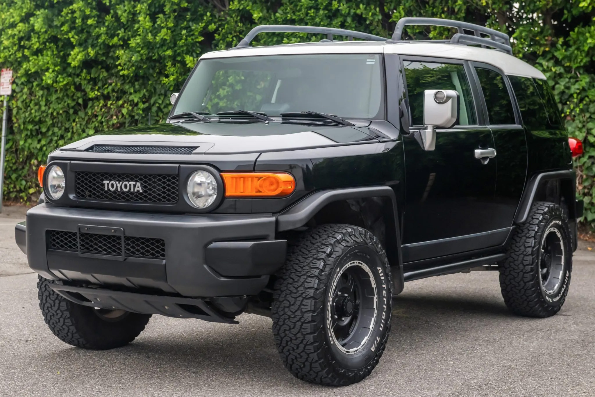 2007 Toyota FJ Cruiser Battery Replacement
